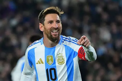 سكالوني: ميسي لم يحسم موقفه من المشاركة في كأس العالم